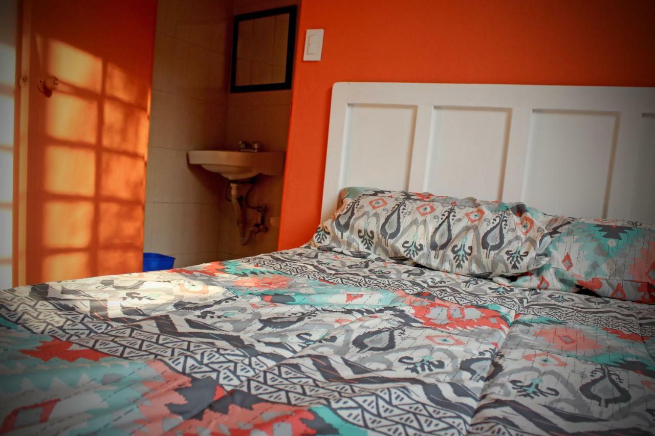 Hostal Americana Guadalajara Esterno foto