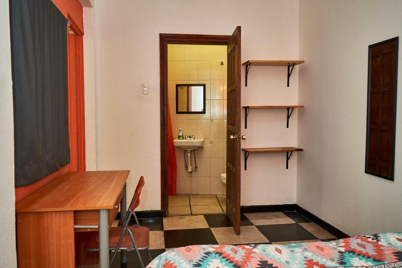 Hostal Americana Guadalajara Esterno foto