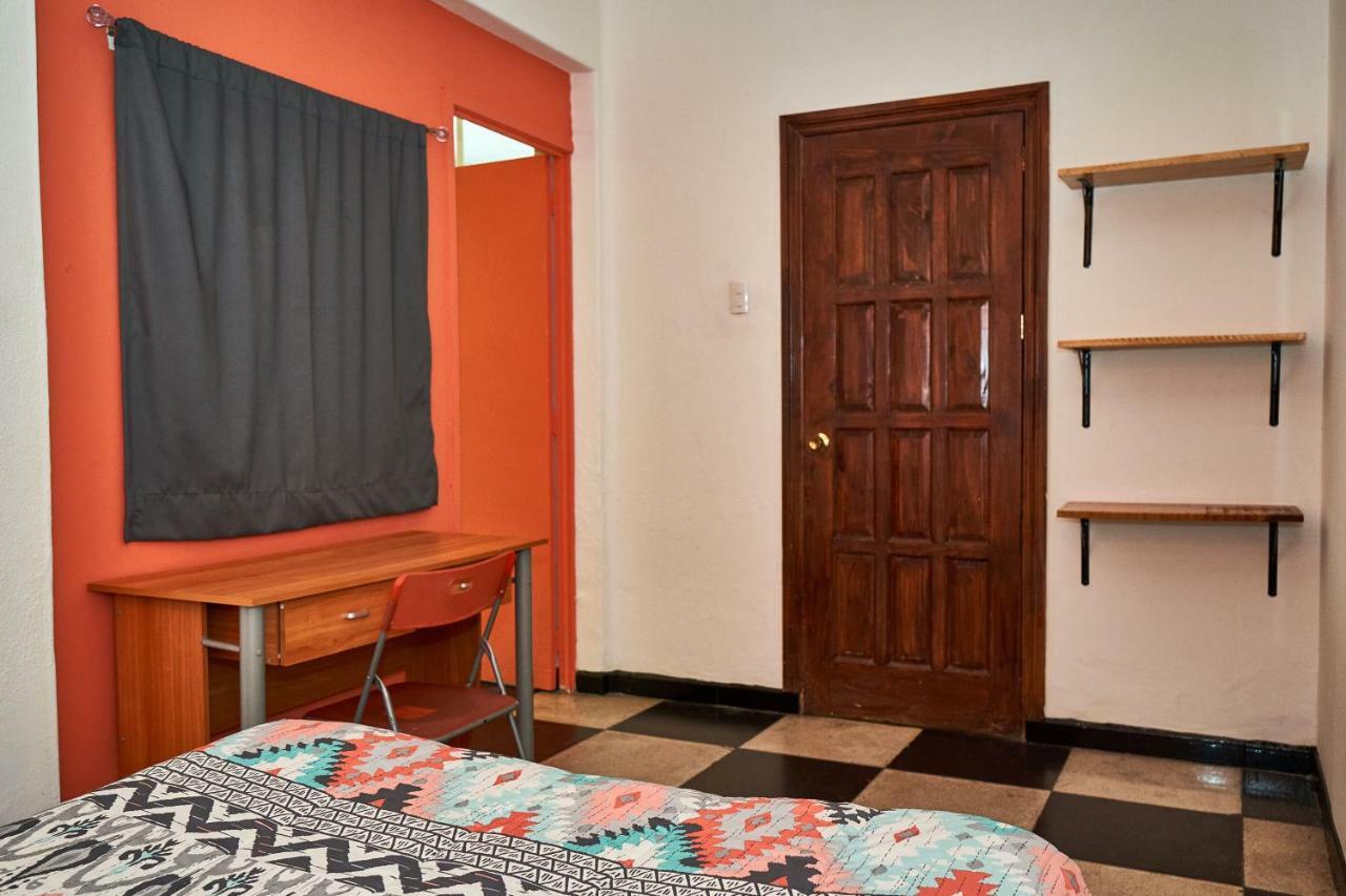 Hostal Americana Guadalajara Esterno foto